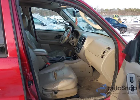 2005 Ford Escape Limited z USA, uszkodzony, nr VIN 1FMCU941X5KB12028